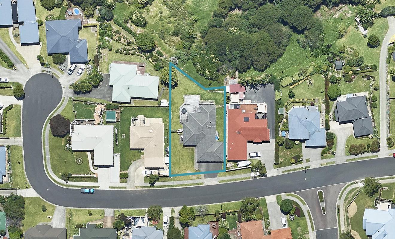 8 Vanderbilt Place, Welcome Bay, Tauranga - Carousel 1