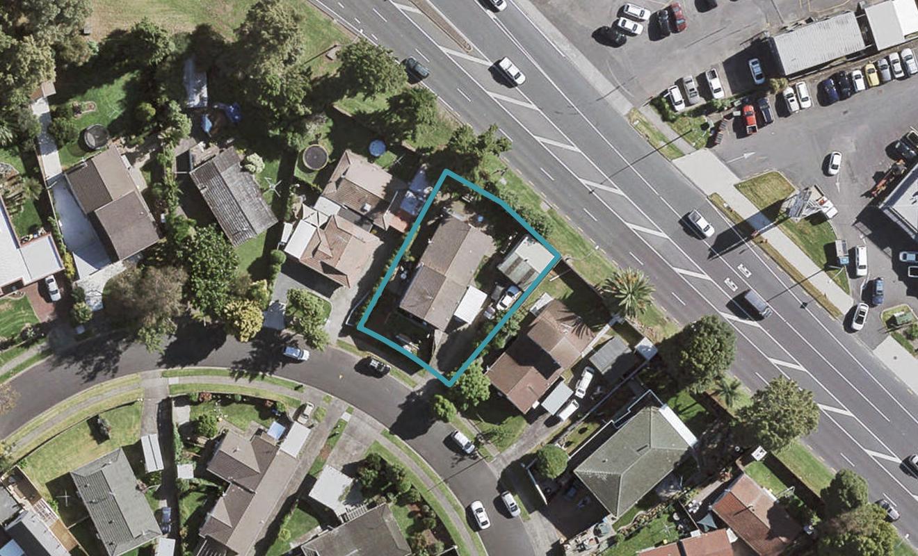 2/56 Challen Close, Conifer Grove, Takanini - Carousel 1