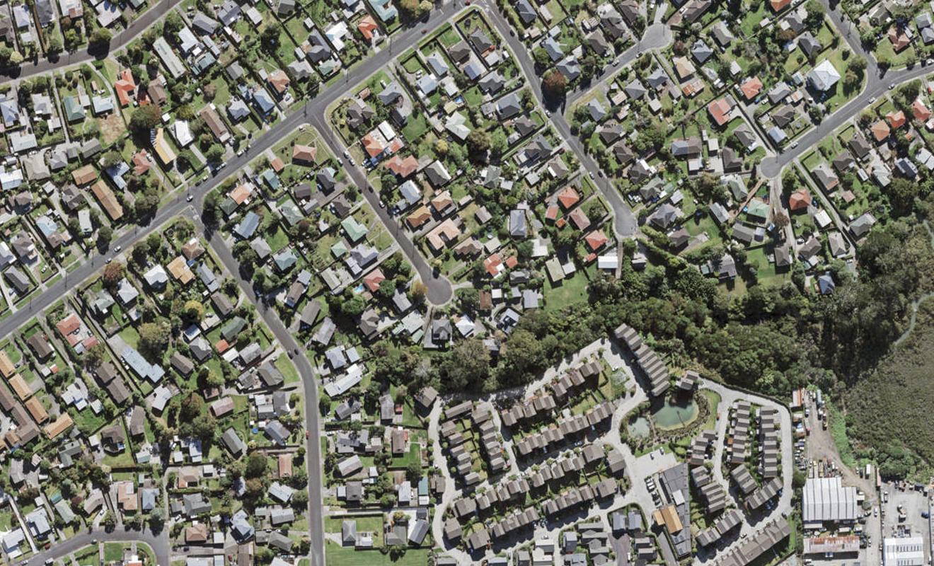 16 Poto Street, Te Atatu South, Auckland - Carousel 1