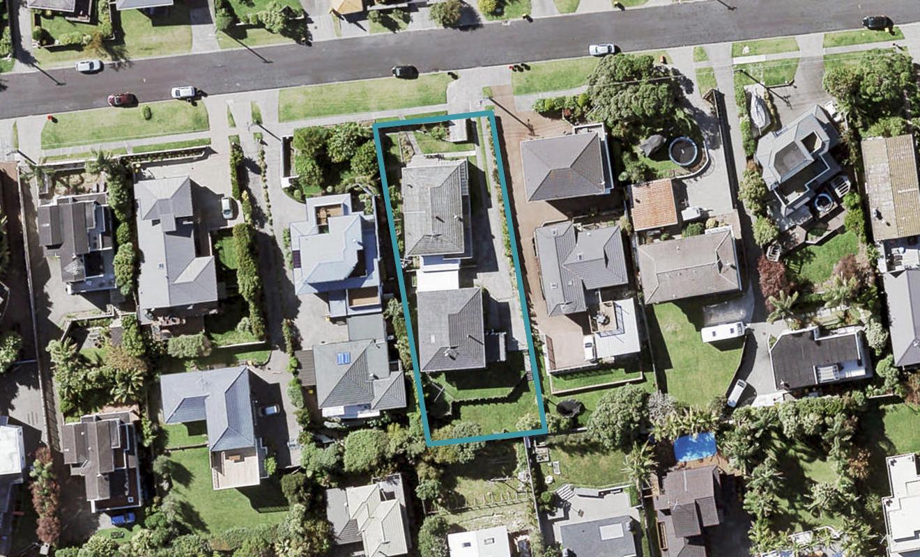 2/33 Hyde Road, Rothesay Bay, Auckland - Carousel 1