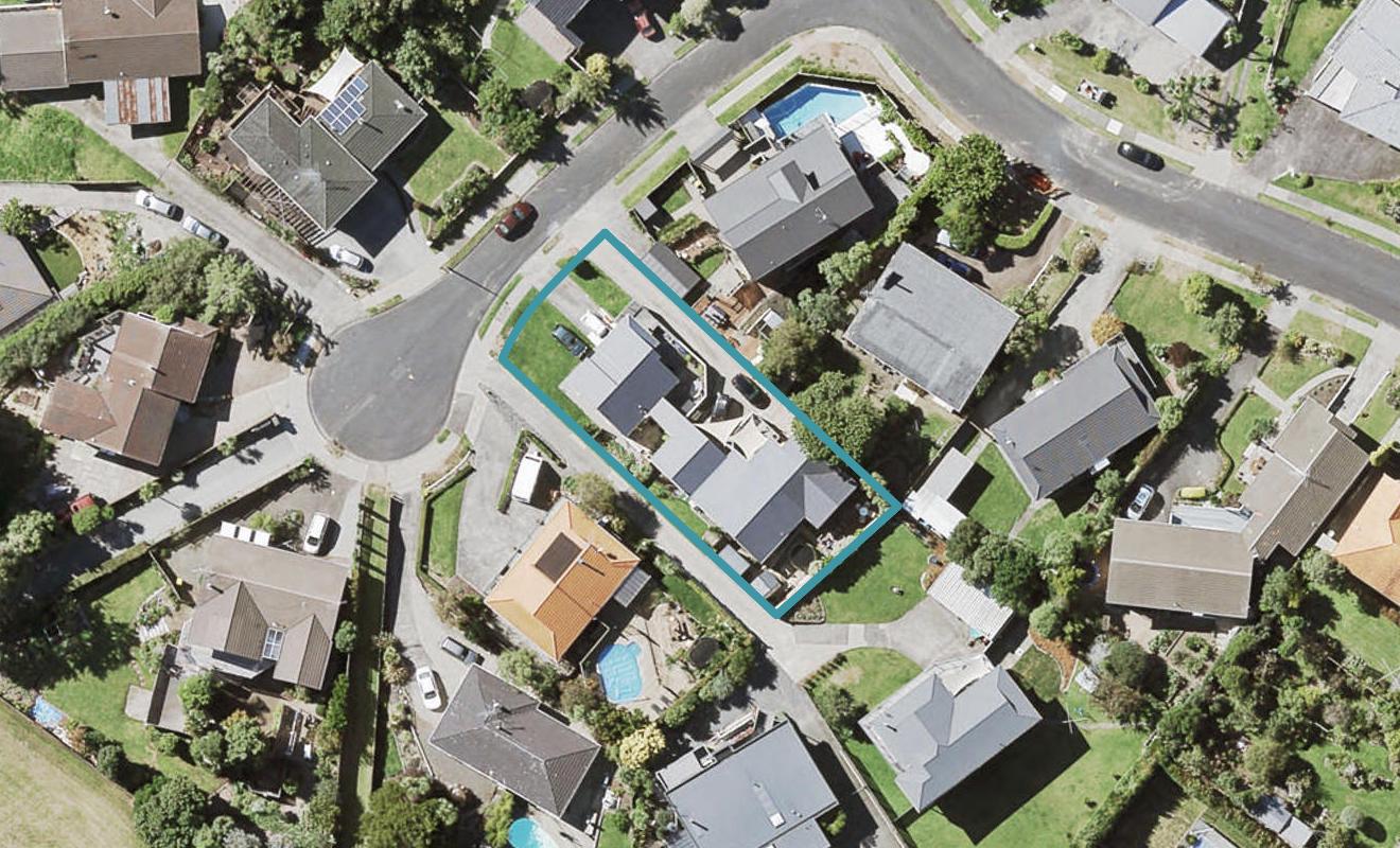 1/4 Bemrose Place, Cockle Bay, Auckland - Carousel 1