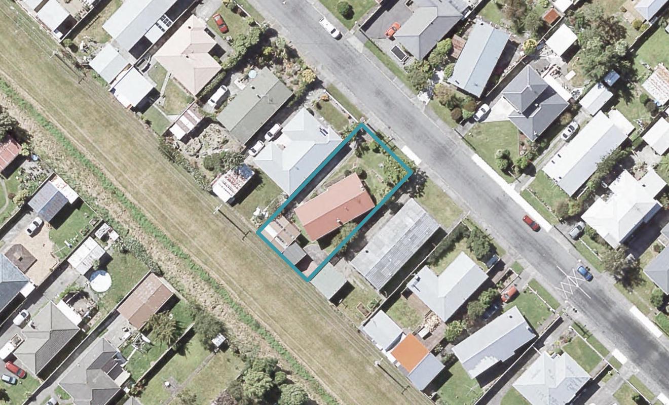 27 Karamu Crescent, Wainuiomata, Lower Hutt - Carousel 1