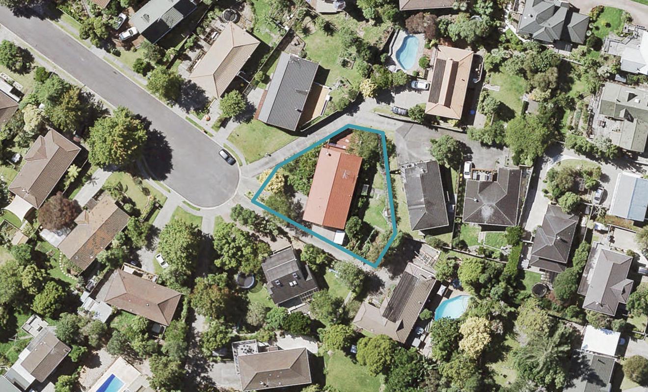 15 Kallista Place, Browns Bay, Auckland - Carousel 1