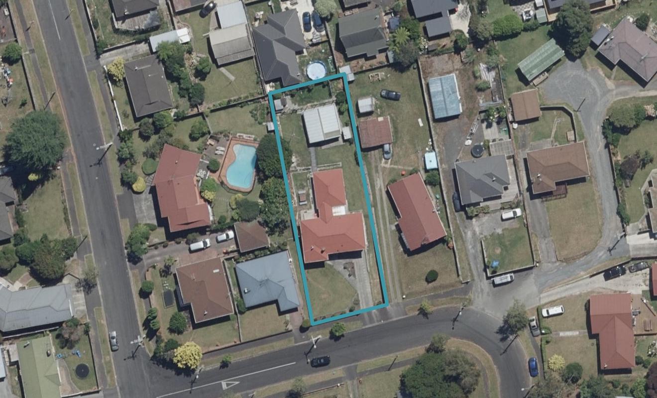 3 Mabian Crescent, Deanwell, Hamilton - Carousel 1