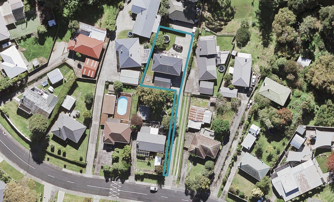 22 La Rosa Street, Green Bay, Auckland - Carousel 1