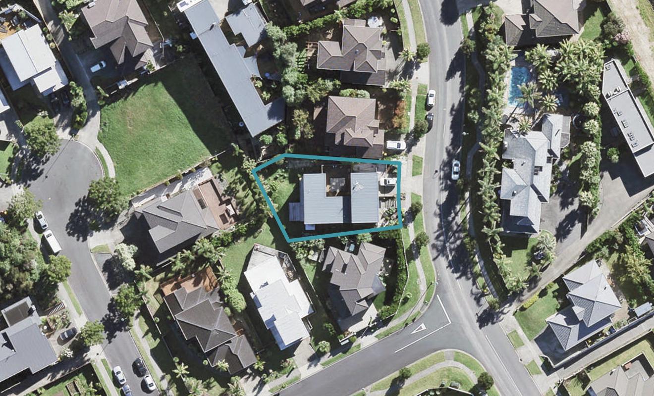 62 Rising Parade, Fairview Heights, Auckland - Carousel 1