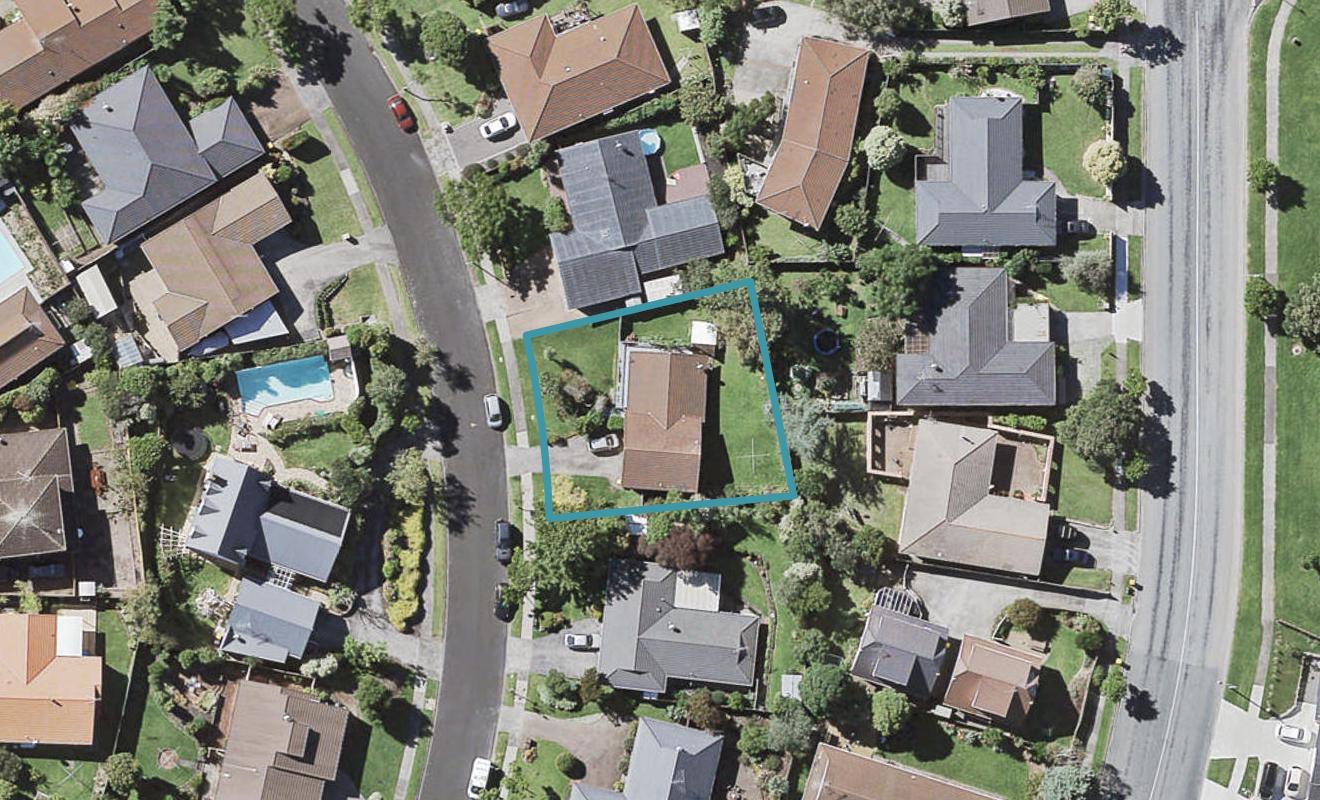 15 Voltaire Court, Botany Downs, Auckland - Carousel 1