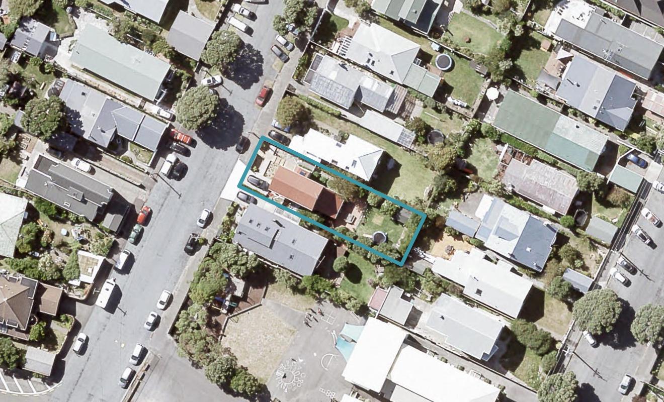 43 Tuatoru Street, Eastbourne, Lower Hutt - Carousel 1
