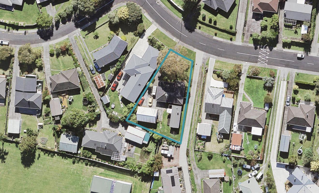 25 La Rosa Street, Green Bay, Auckland - Carousel 1