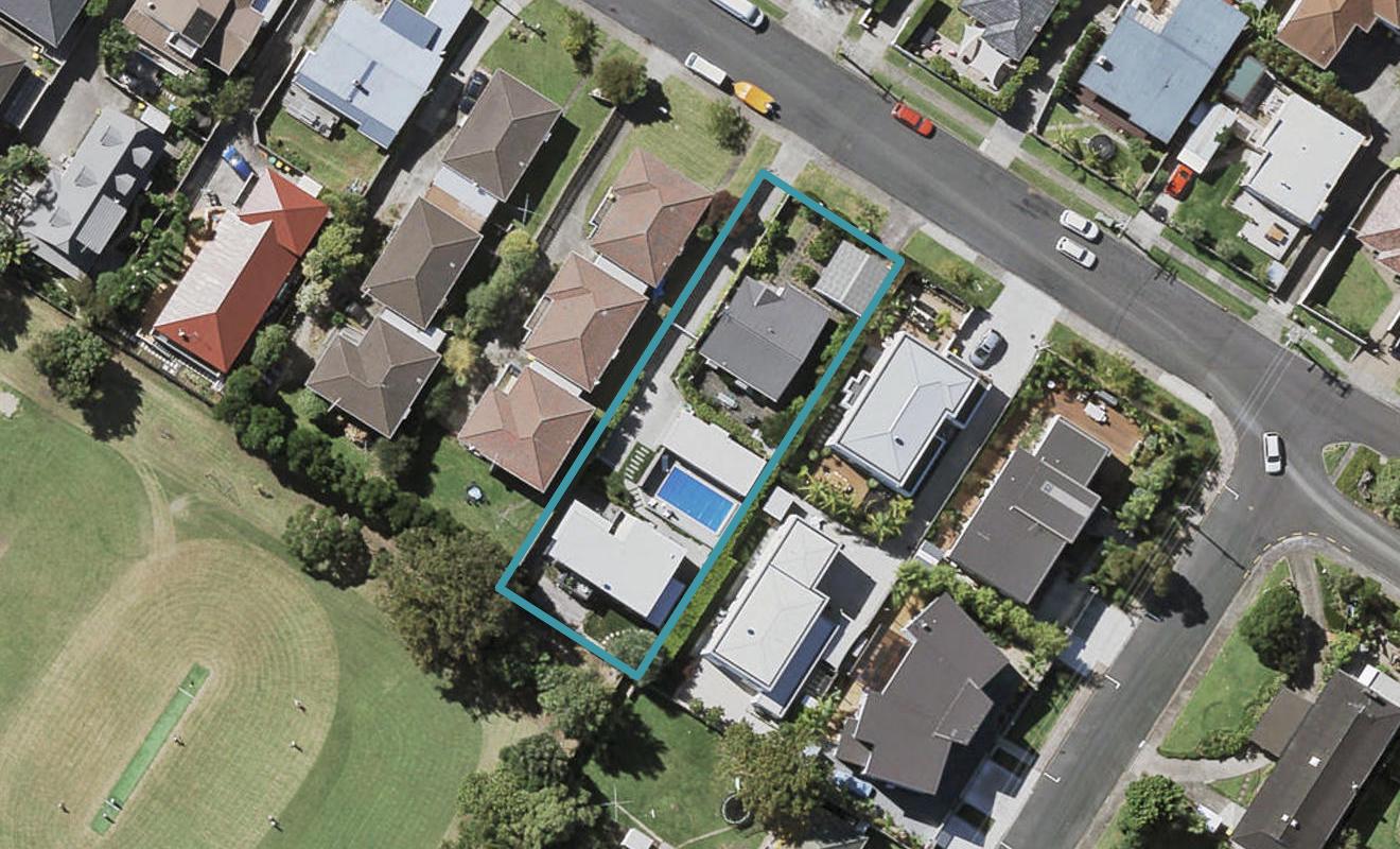 1/13 Waitemata Road, Hauraki, Auckland - Carousel 1
