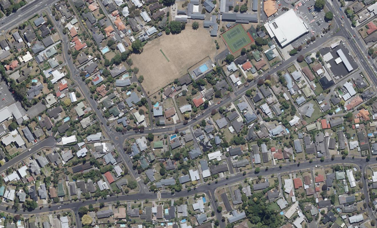 15 Mccracken Avenue, Hillcrest, Hamilton - Carousel 1