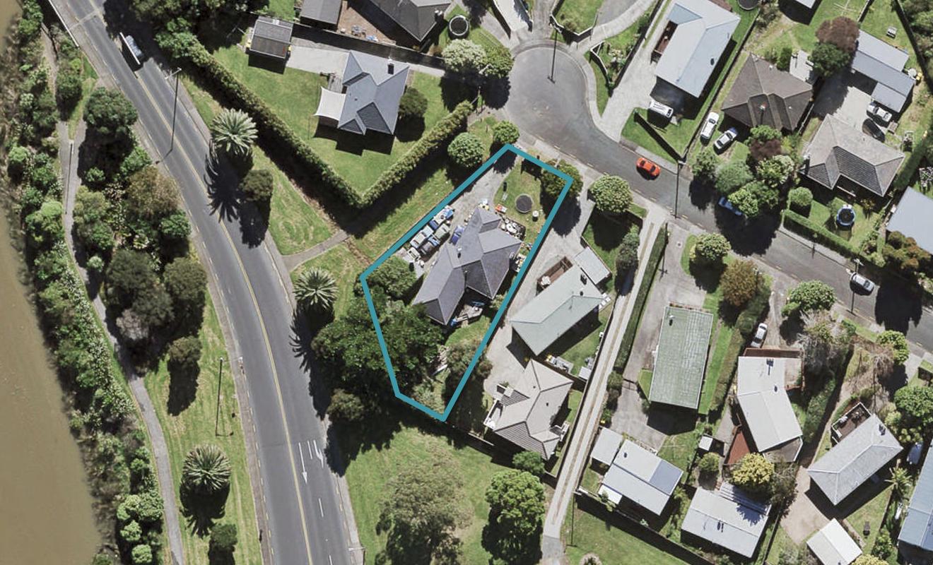 14 Coletta Lane, Te Atatu South, Auckland - Carousel 1