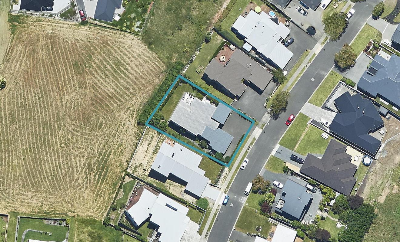 15 Estuary View Road, Welcome Bay, Tauranga - Carousel 1