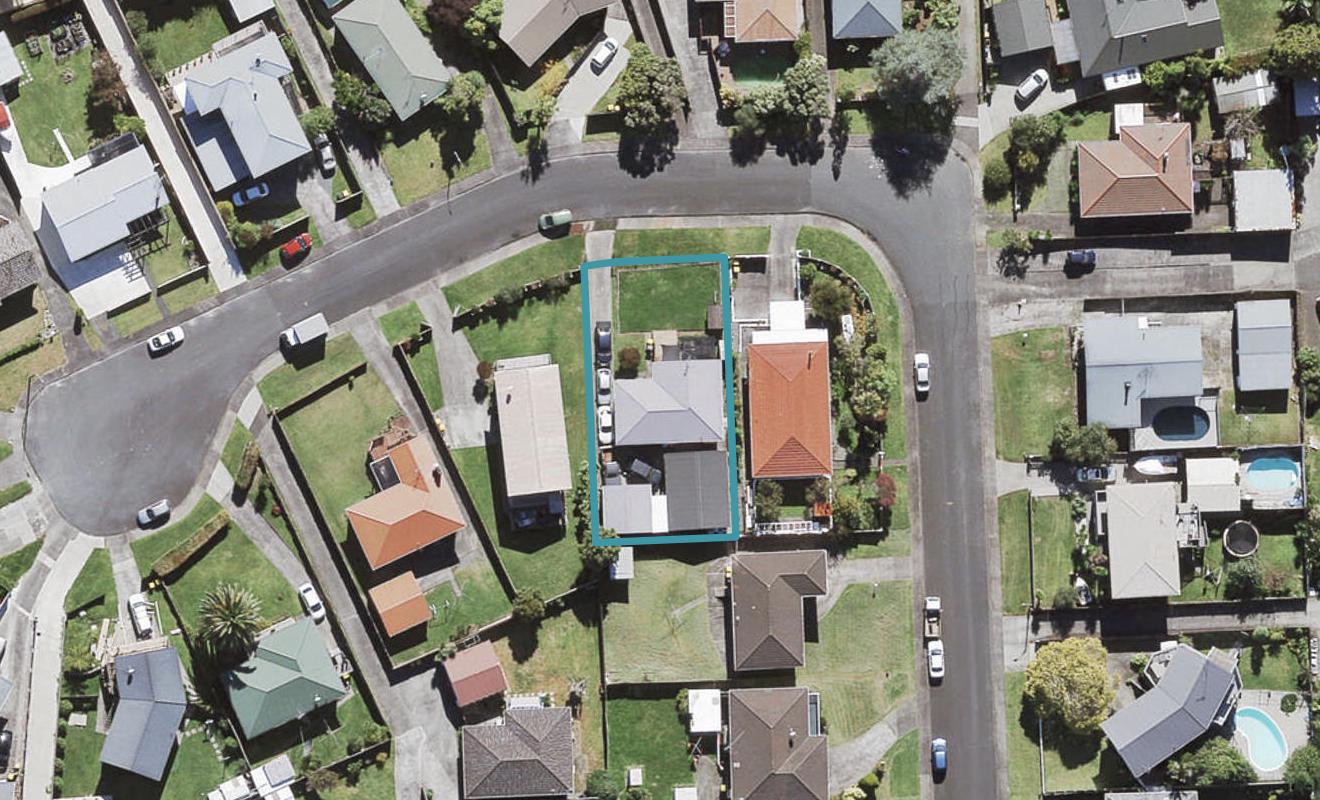 18 Bodi Place, Te Atatu South, Auckland - Carousel 1