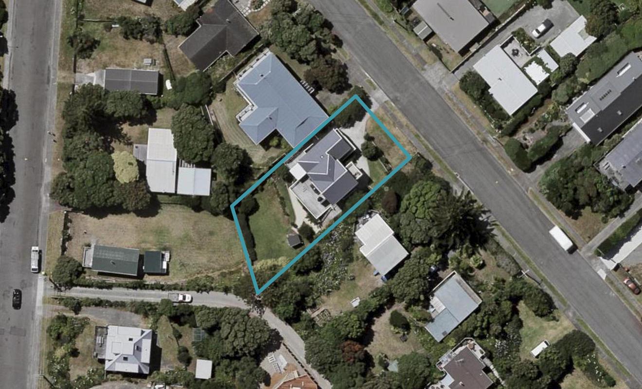 8 Hughes Street, Waikanae Beach, Waikanae - Carousel 1