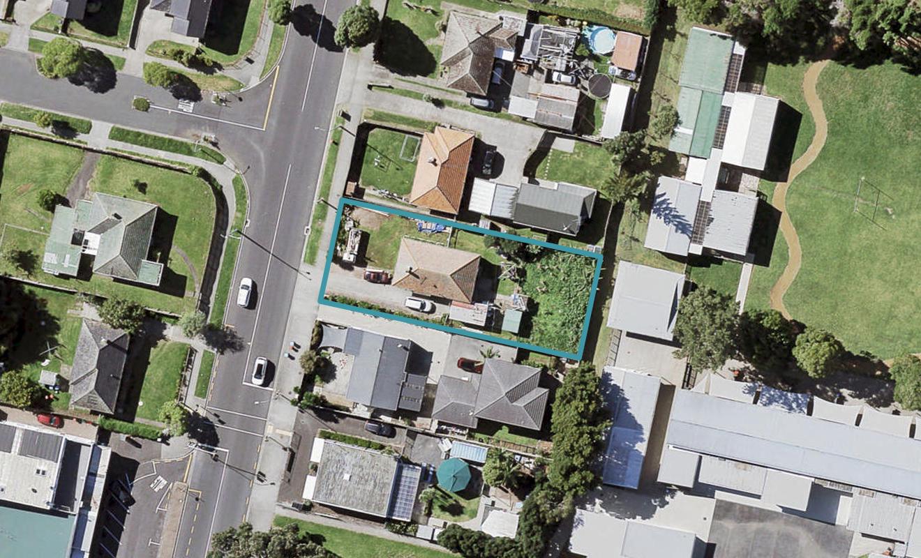 130 Elstree Avenue, Point England, Auckland - Carousel 1