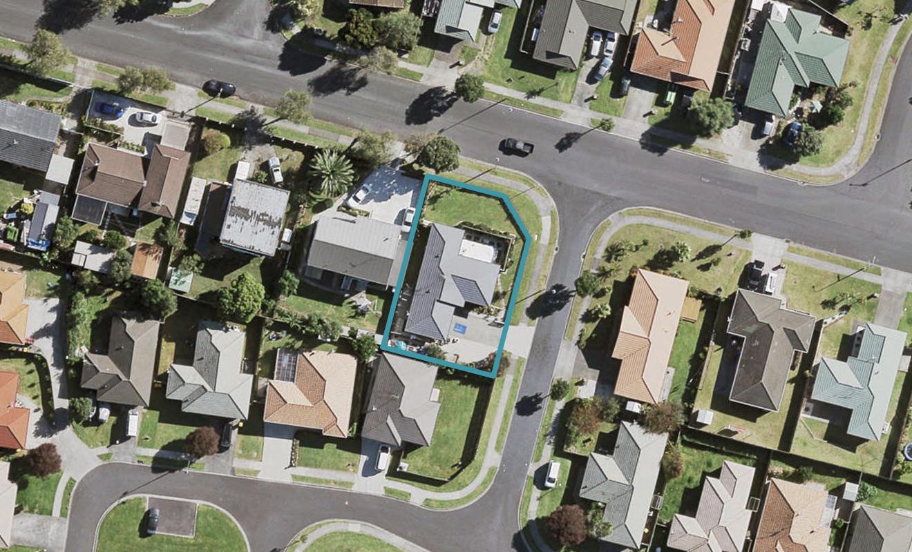 1 Piriti Place, Weymouth, Auckland - Carousel 1