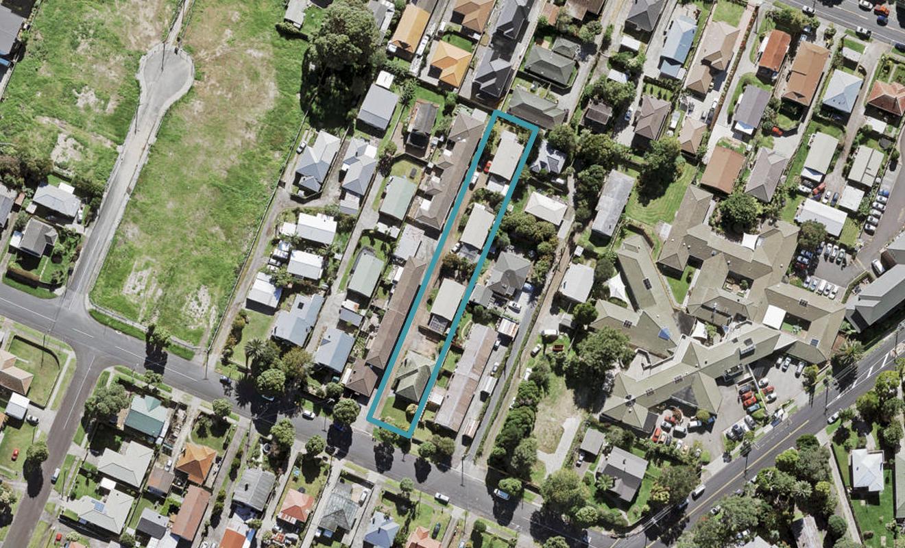 1/28 Islington Avenue, New Lynn, Auckland - Carousel 1