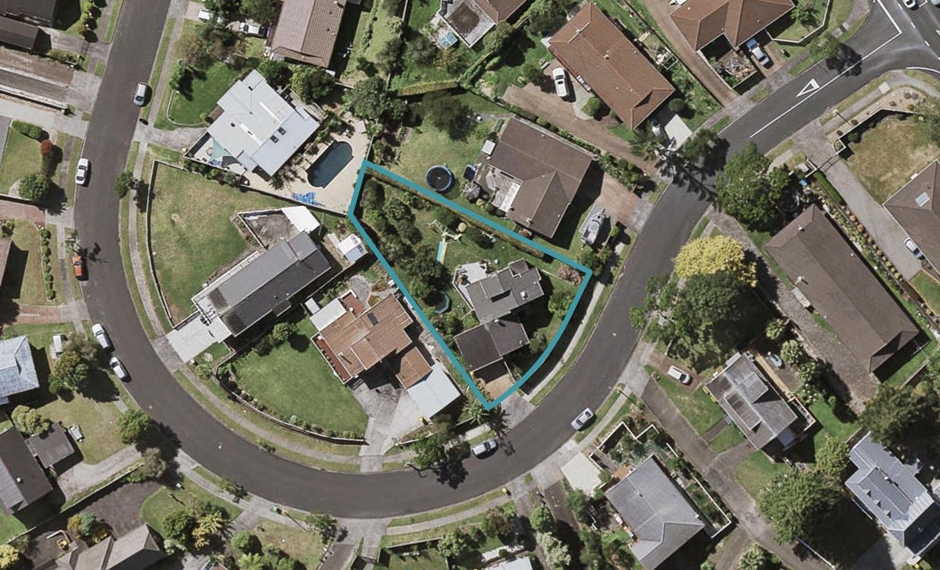 7 Kingsclere Place, Goodwood Heights, Auckland - Carousel 1