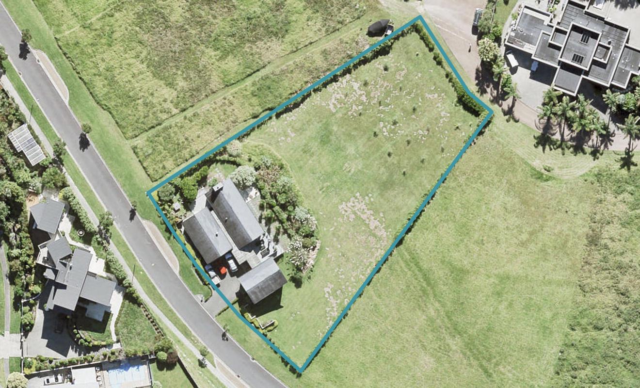 15 Balboa Drive, Matakatia, Whangaparaoa - Carousel 1