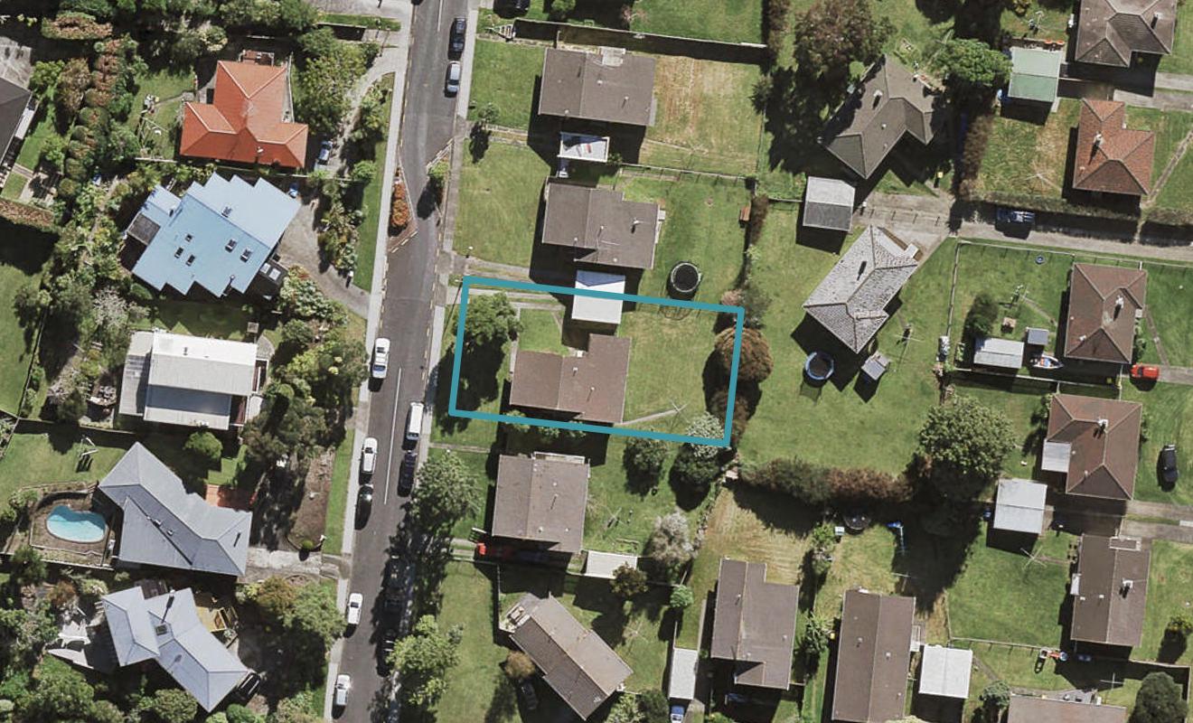 45 Potter Avenue, Northcote, Auckland - Carousel 1