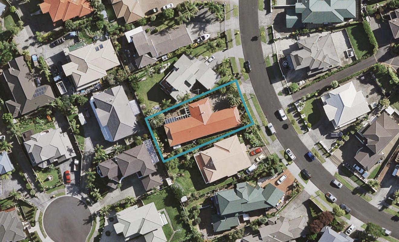 35 Ribbonwood Crescent, Goodwood Heights, Auckland - Carousel 1