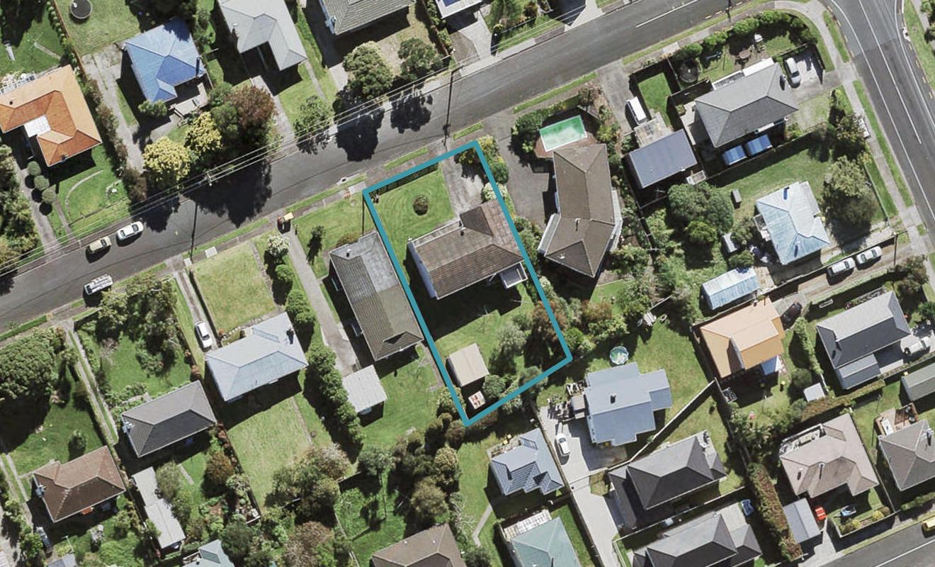 49 Sherwood Avenue, Te Atatu South, Auckland - Carousel 1