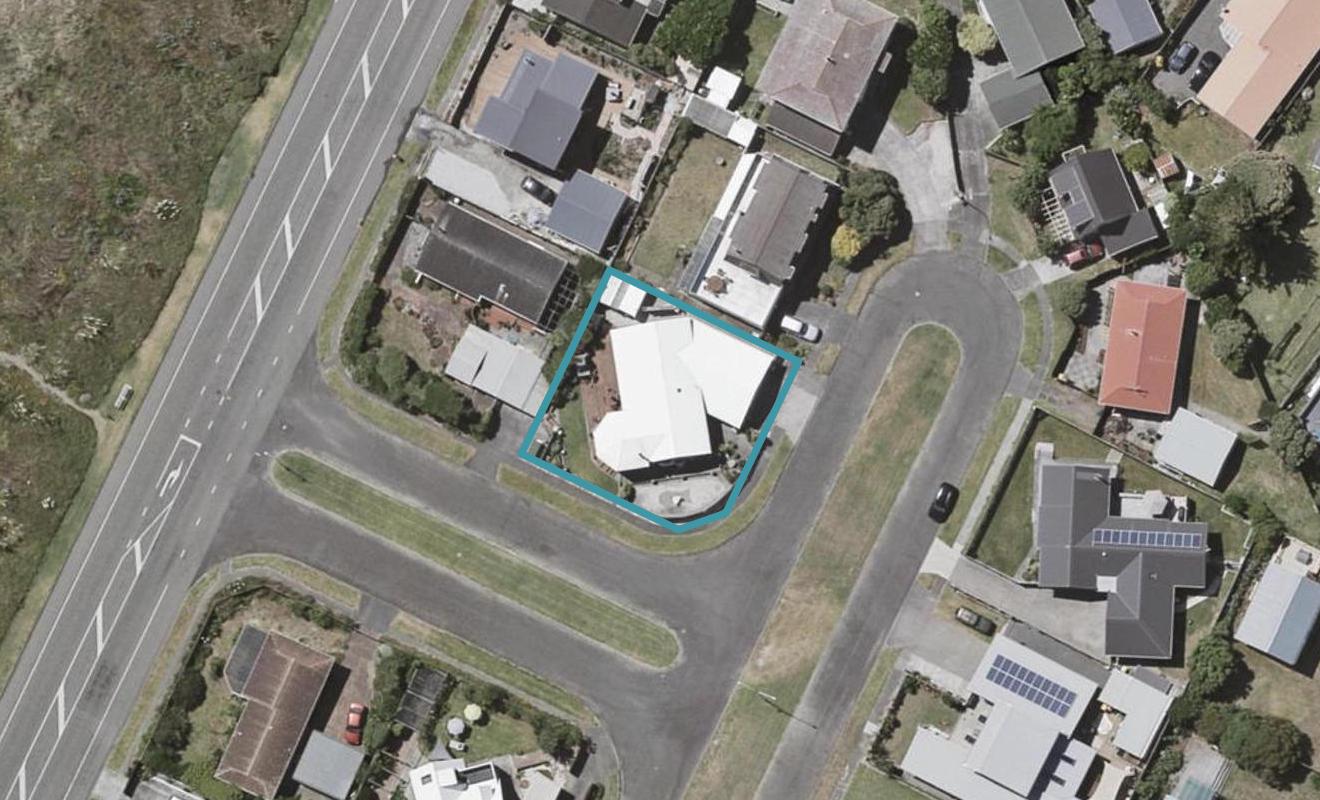 1 Scott Avenue, Otaki Beach, Otaki - Carousel 1