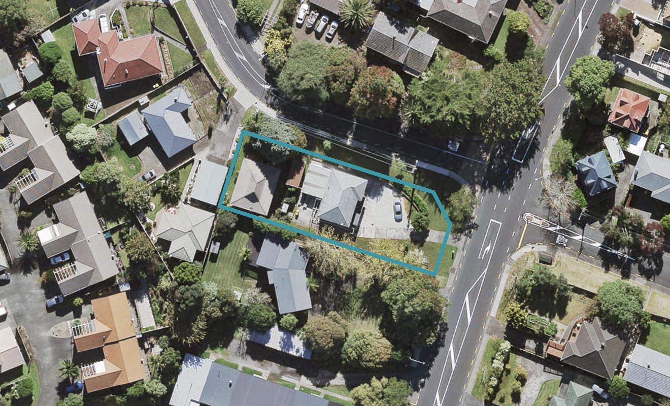 142 Edmonton Road, Te Atatu South, Auckland - Carousel 1