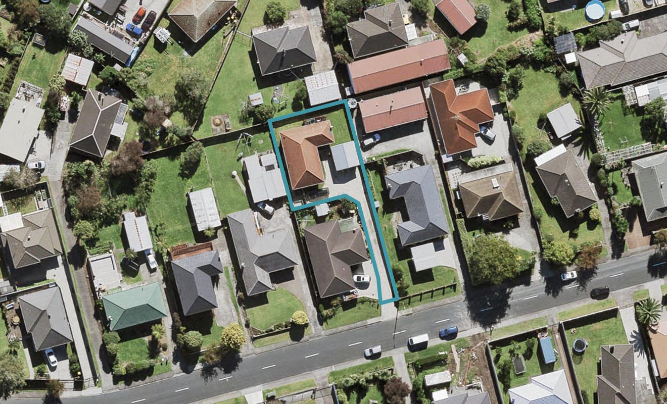 9 Moor Avenue, Te Atatu Peninsula, Auckland - Carousel 1