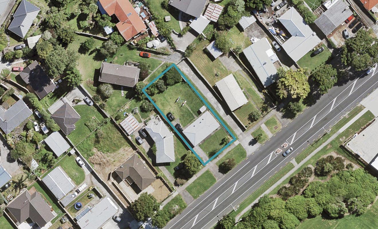 135 Henderson Valley Road, Henderson, Auckland - Carousel 1