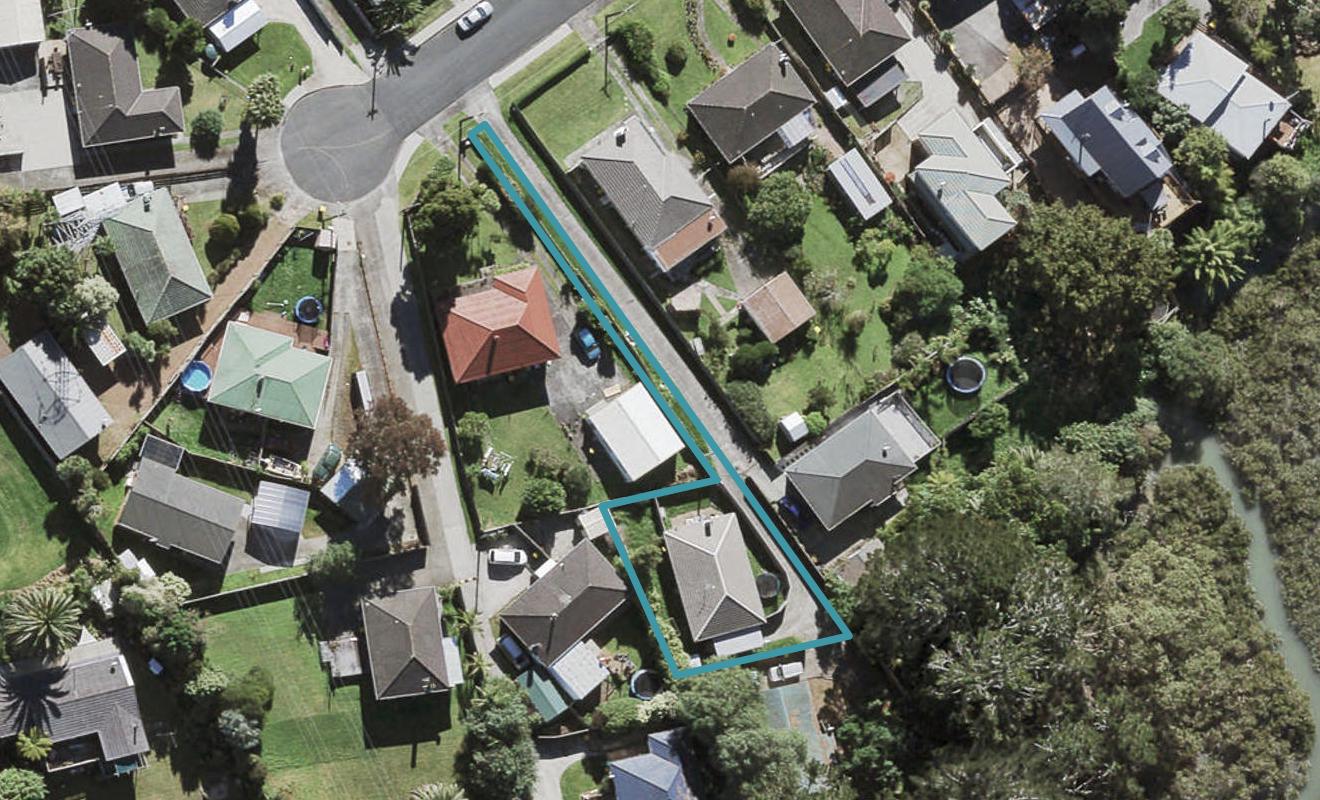 18 Bedford Street, Te Atatu South, Auckland - Carousel 1