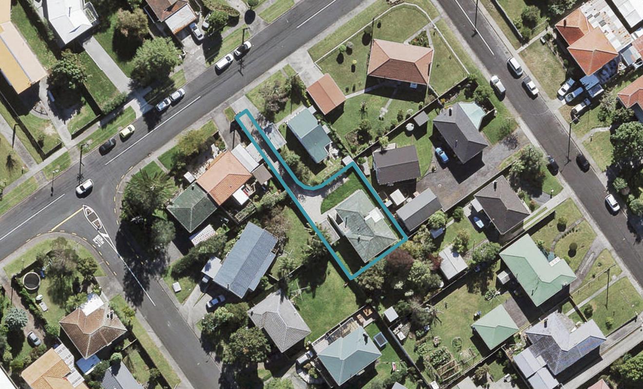 49A Roberts Road, Te Atatu South, Auckland - Carousel 1