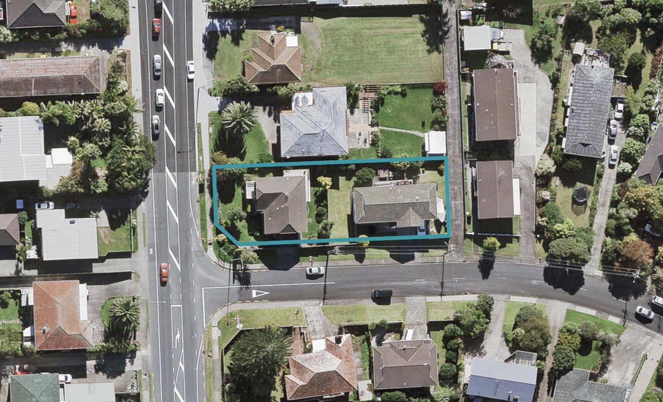 223 Te Atatu Road, Te Atatu South, Auckland - Carousel 1