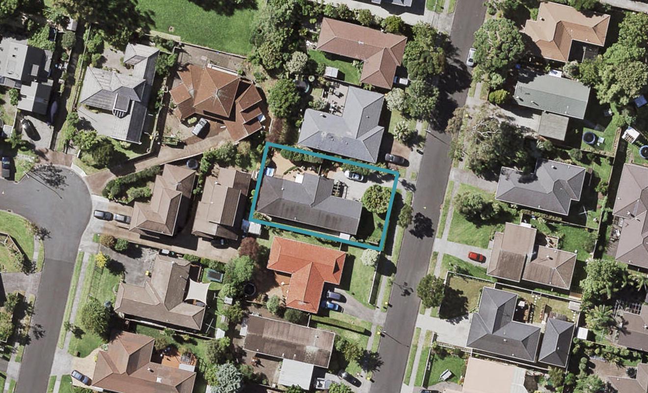10 Mark Edward Drive, Half Moon Bay, Auckland - Carousel 1