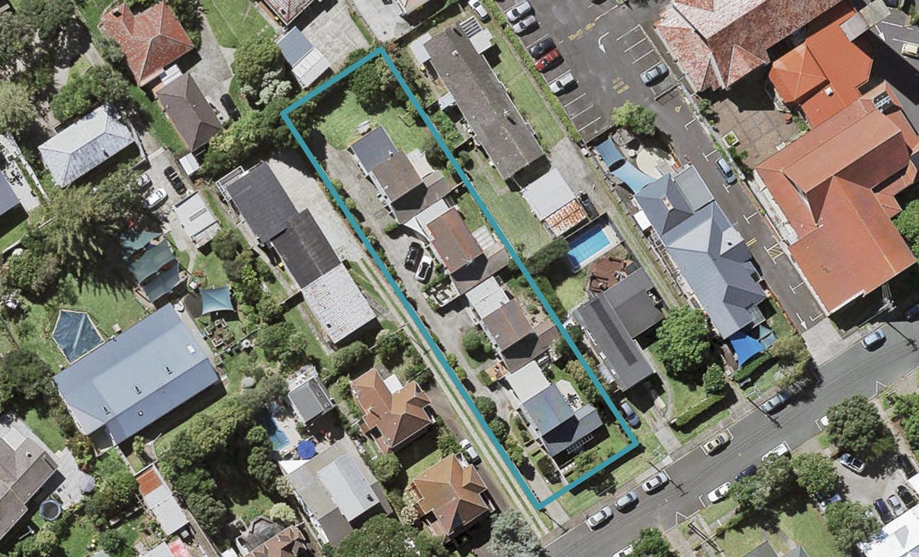 2/5 Tennyson Avenue, Takapuna, Auckland - Carousel 1
