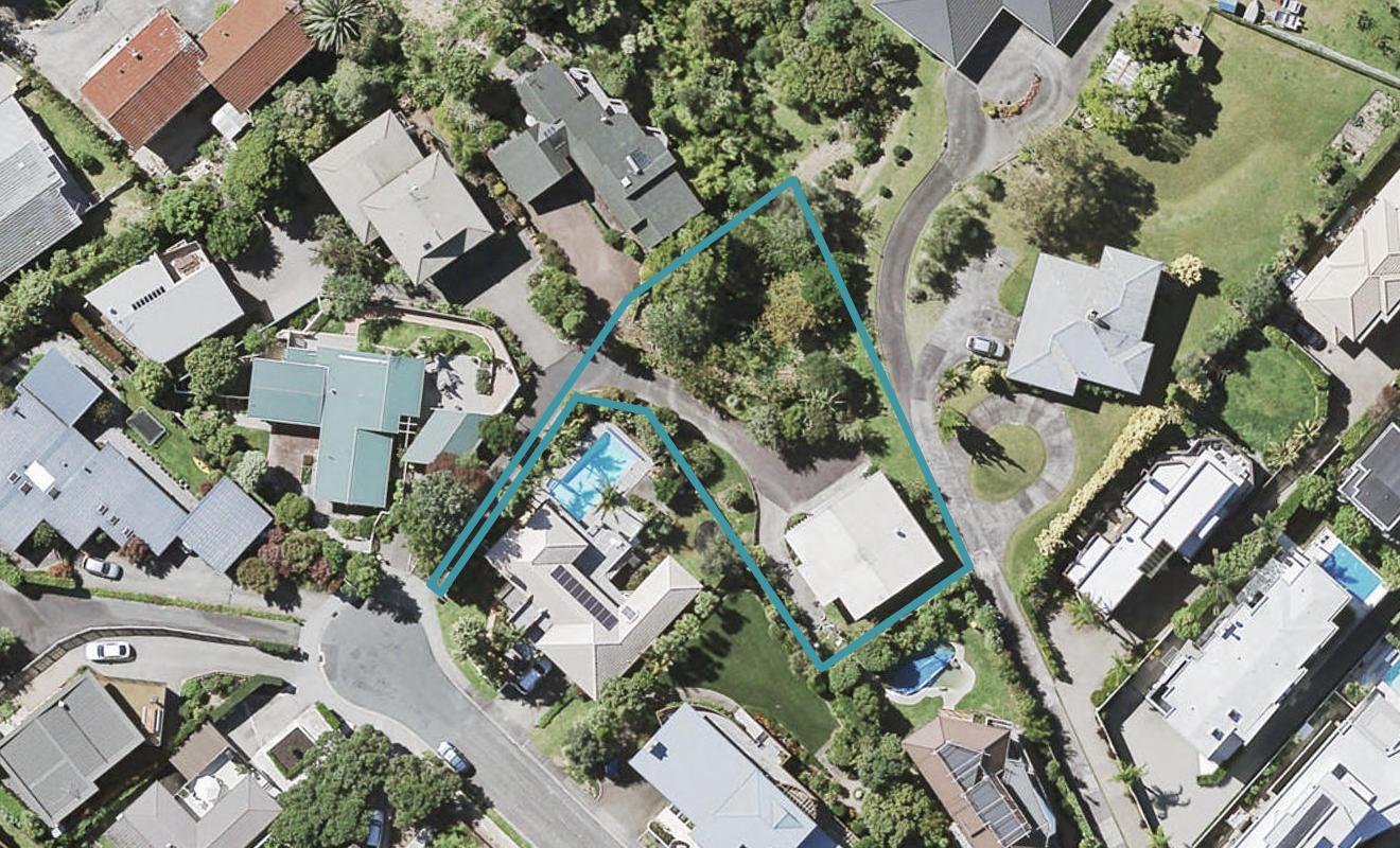 5 Taumata Road, Castor Bay, Auckland - Carousel 1
