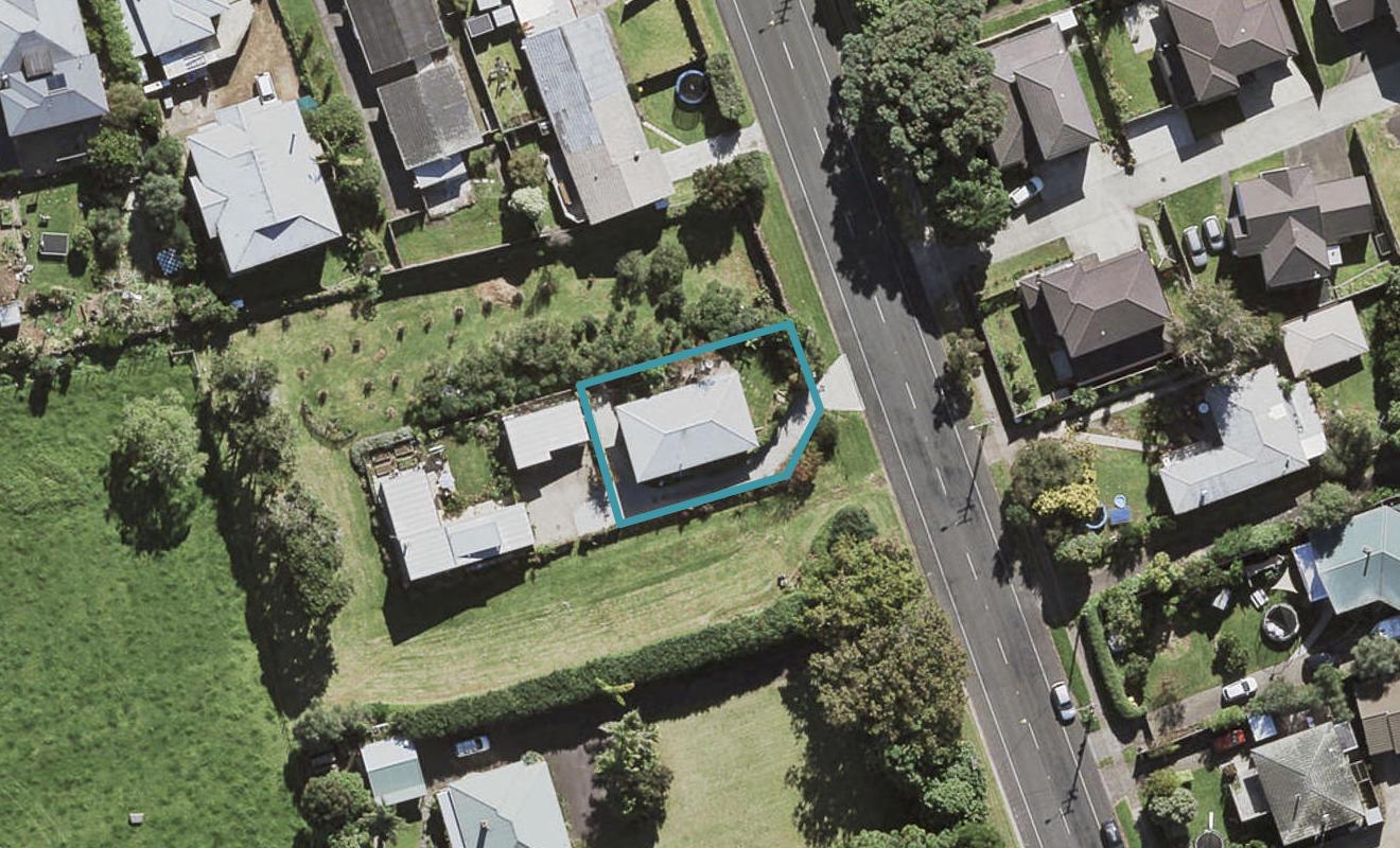82 Wallace Road, Mangere Bridge, Auckland - Carousel 1