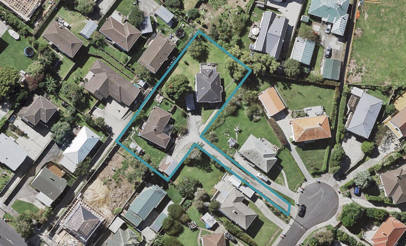 8 Cintra Place, Glen Innes, Auckland - Carousel 1