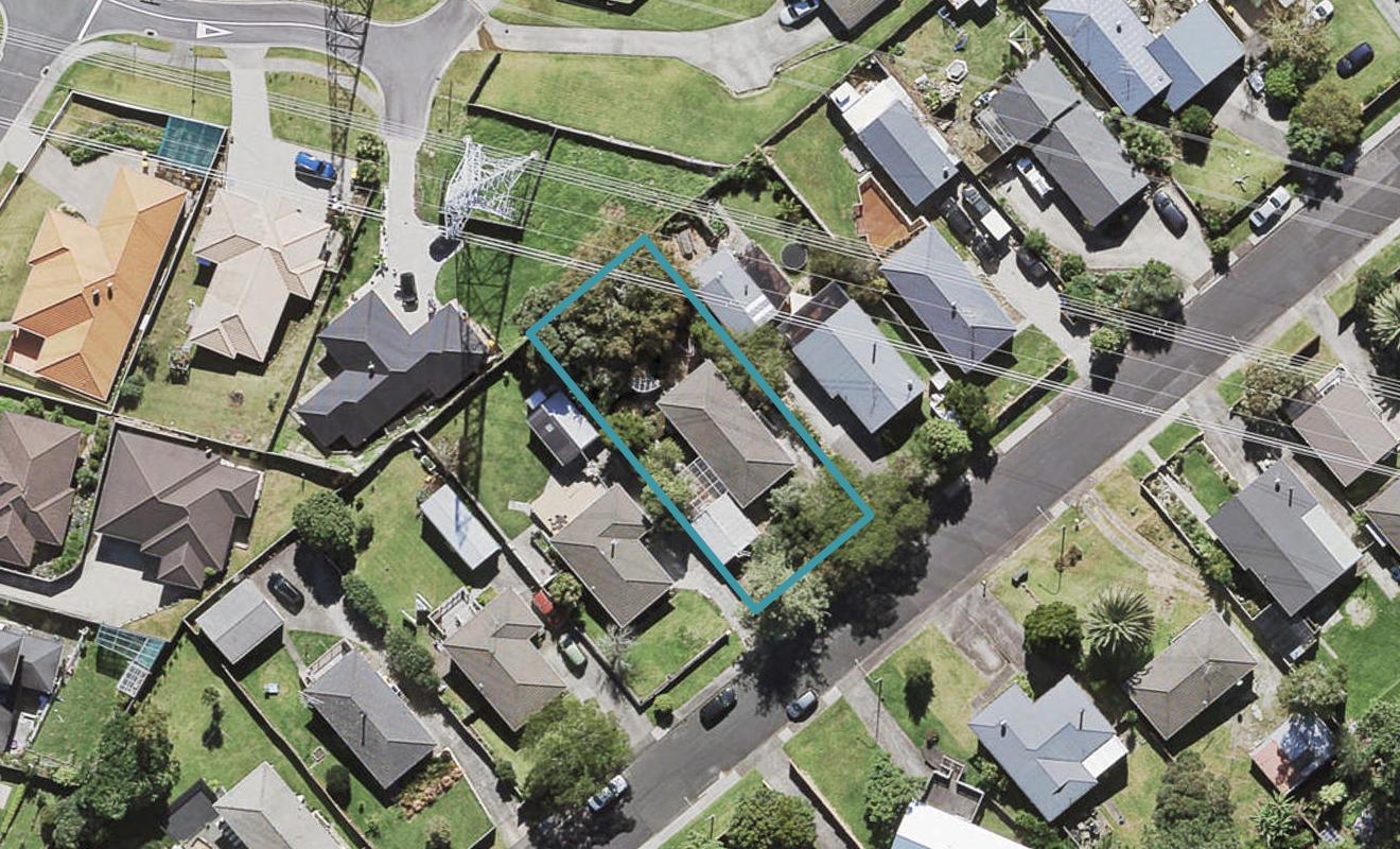 22 Arlette Place, Massey, Auckland - Carousel 1