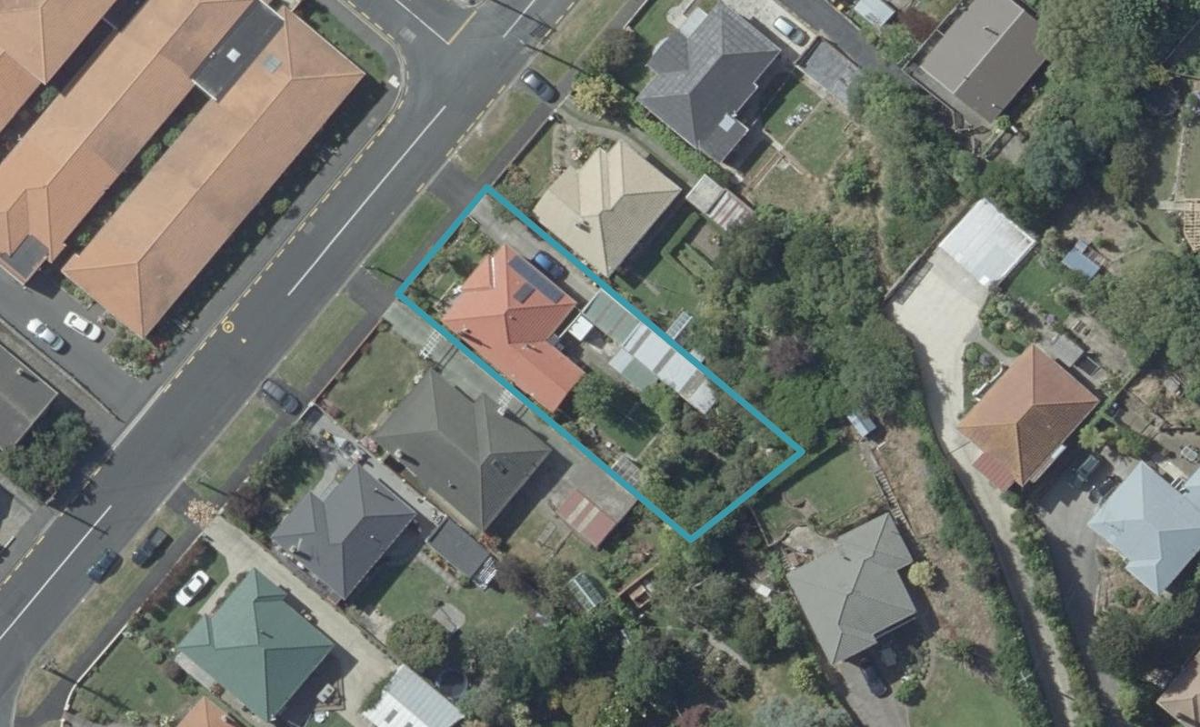 32 Somerville Street, Andersons Bay, Dunedin - Carousel 1