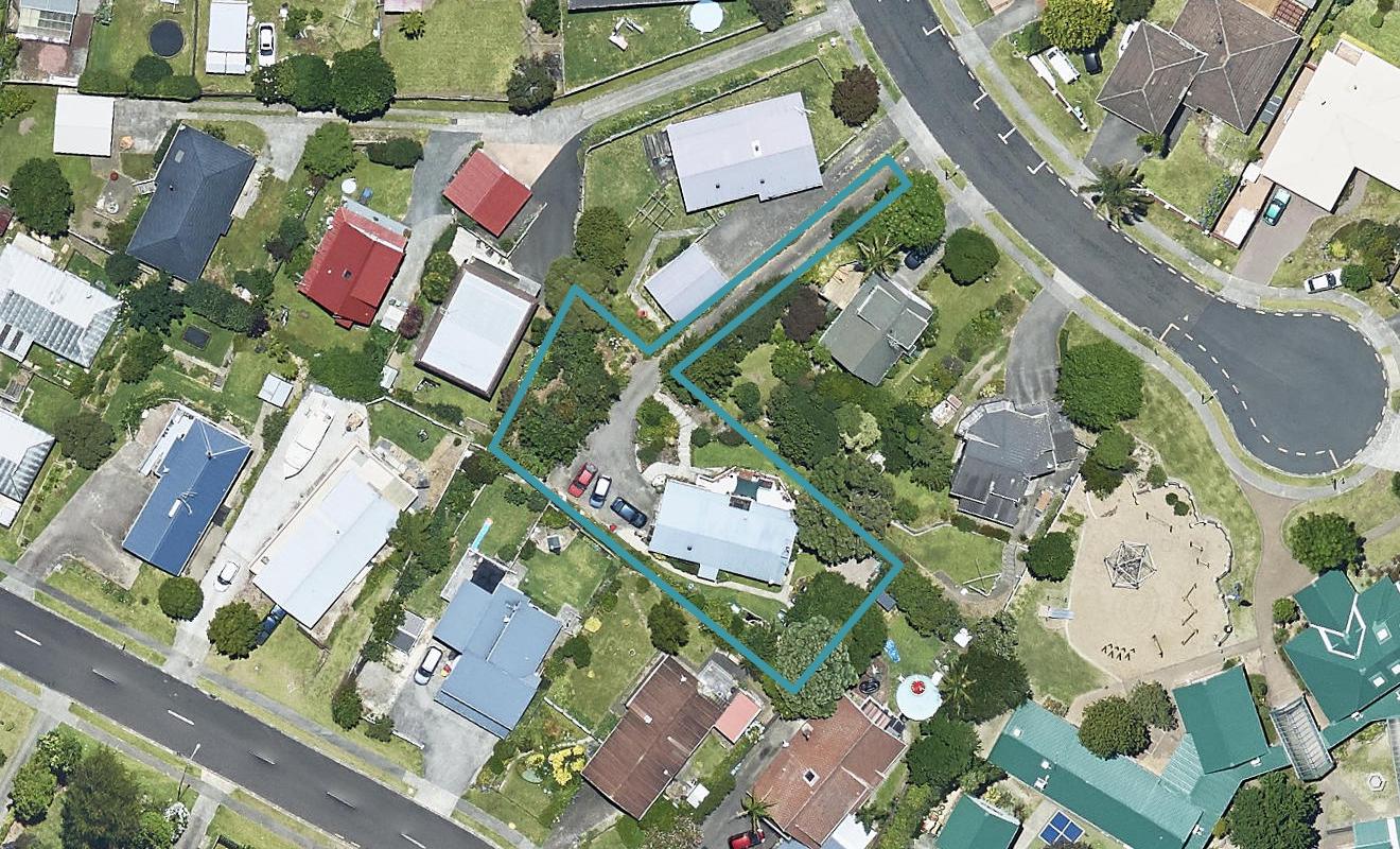 12 Holmburn Street, Welcome Bay, Tauranga - Carousel 1