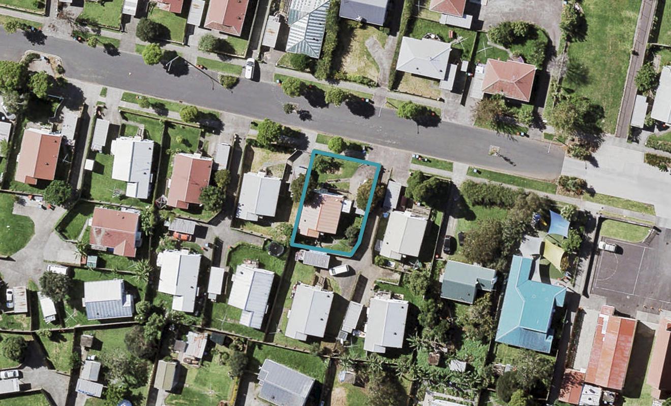 65A Maybury Street, Point England, Auckland - Carousel 1