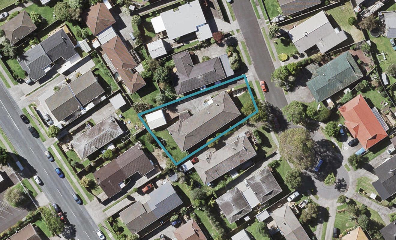 17B Liam Place, Half Moon Bay, Auckland - Carousel 1