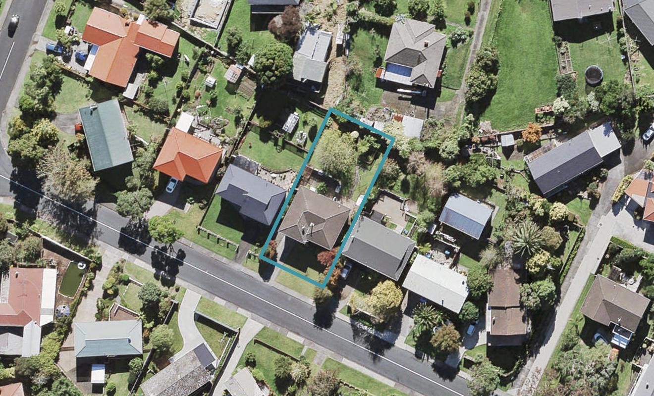 75 Lantana Road, Green Bay, Auckland - Carousel 1