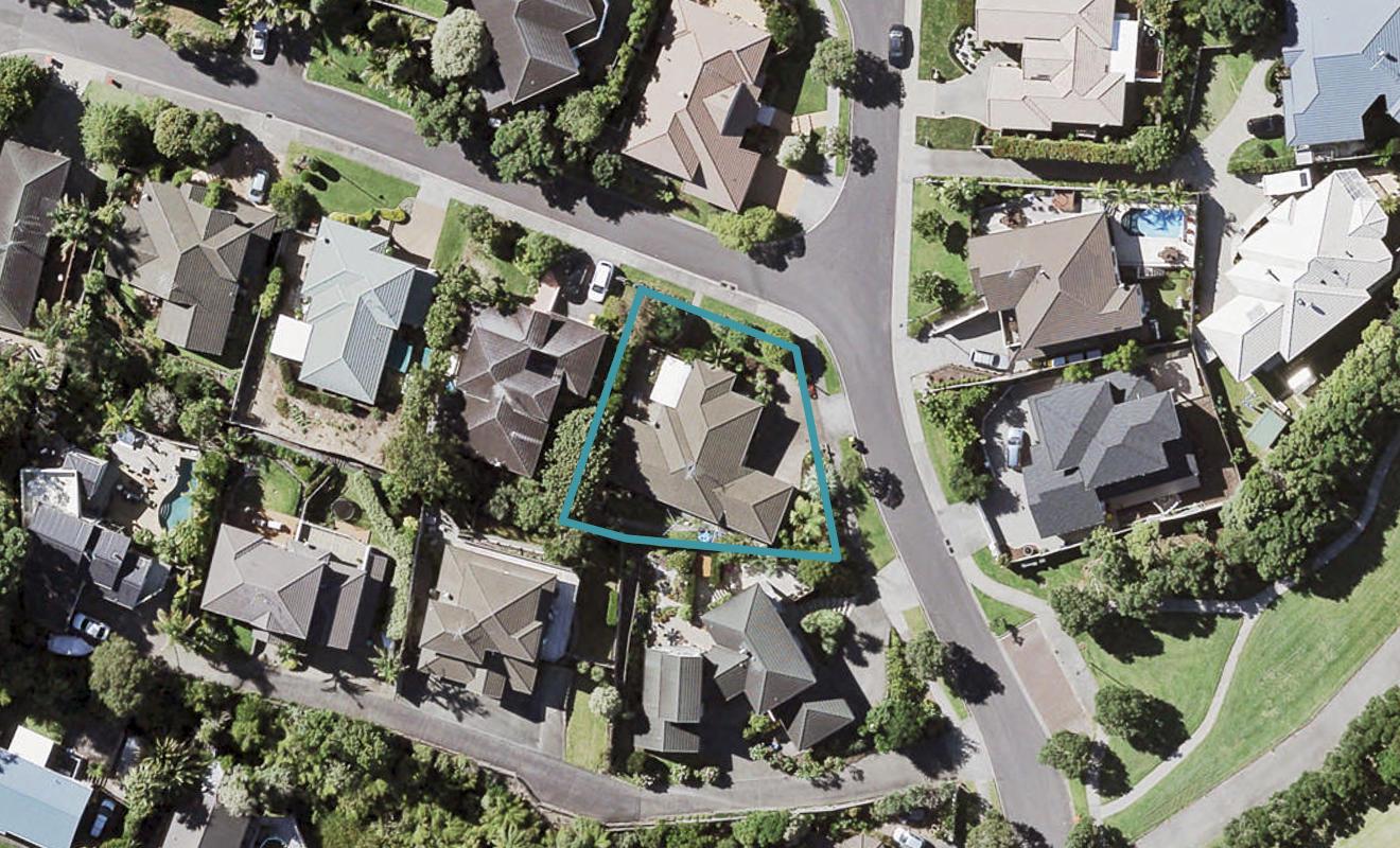 42 Langana Avenue, Browns Bay, Auckland - Carousel 1