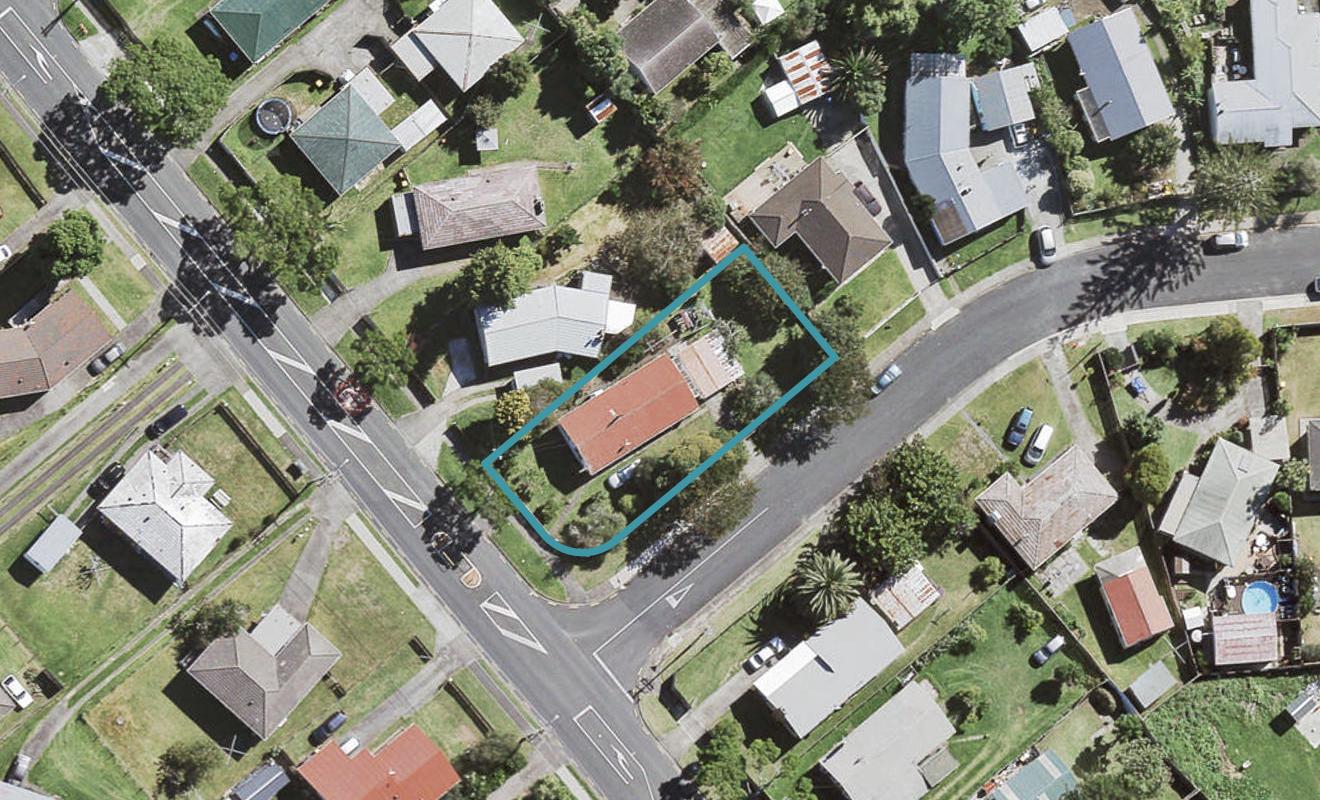 13 Border Road, Henderson, Auckland - Carousel 1