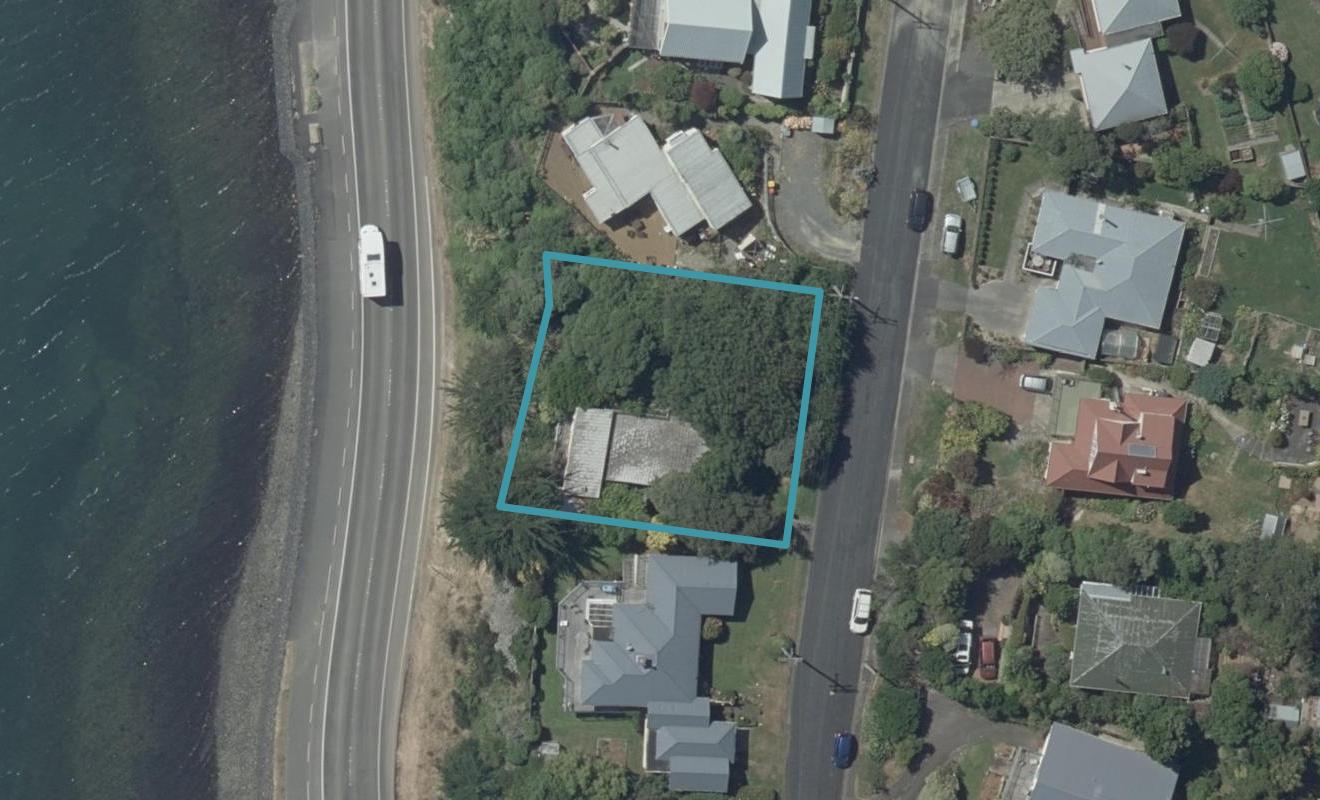12 Bayne Terrace, Macandrew Bay, Dunedin - Carousel 1