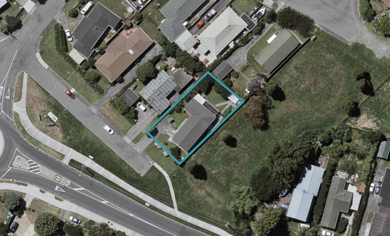 49 Raumati Road, Raumati Beach, Paraparaumu - Carousel 1