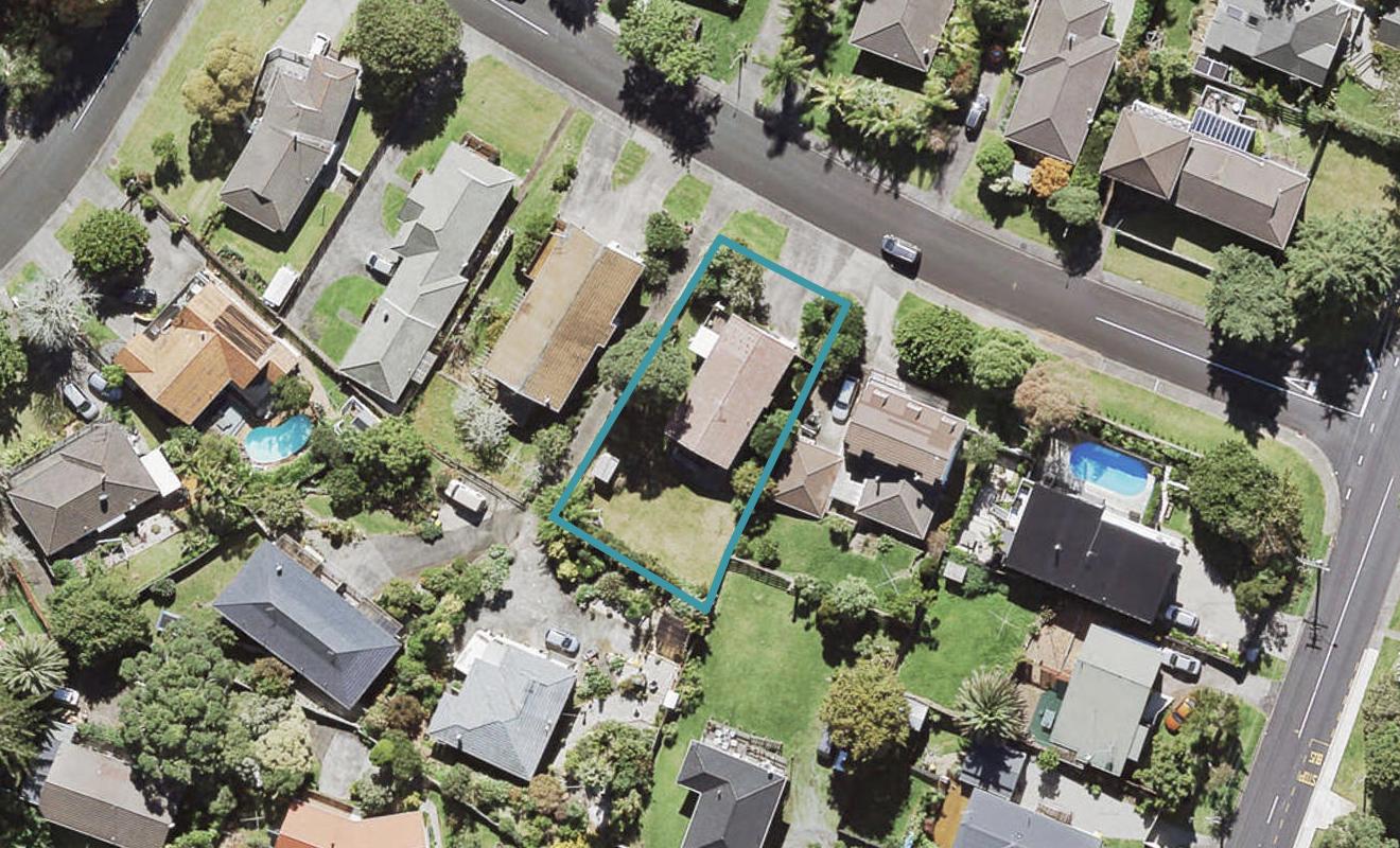 6 The Grove, Titirangi, Auckland - Carousel 1